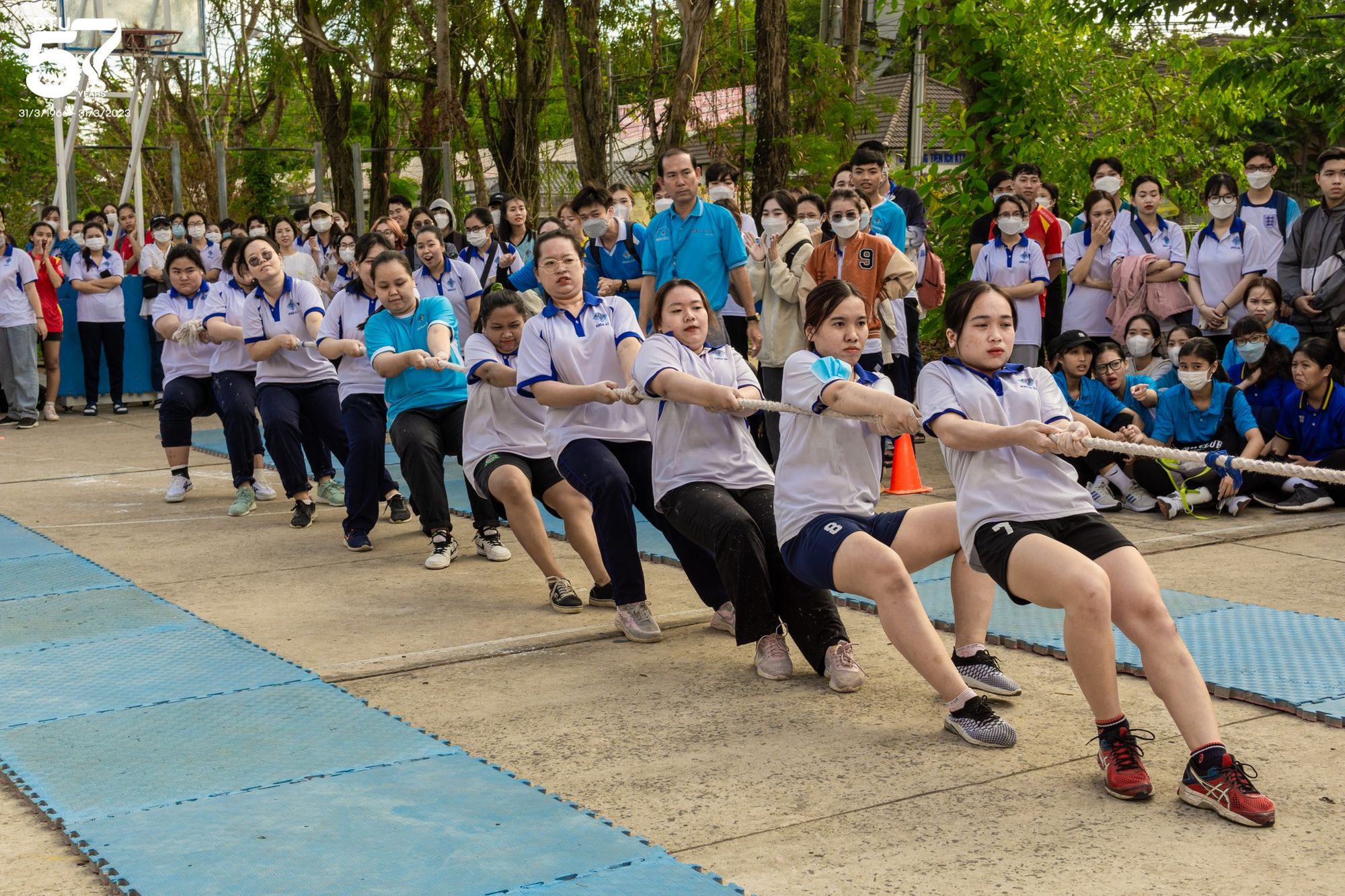 hoạt động kỷ niệm th&agrave;nh lập trường