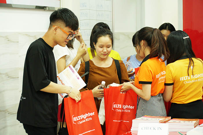 Offline IELTS Fighter tháng 8 - Định hướng học IELTS cho học sinh sinh viên 17