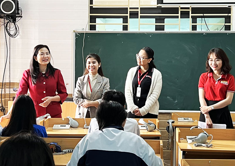 ielts fighter hợp t&aacute;c trường thpt dtnt nghệ an 1