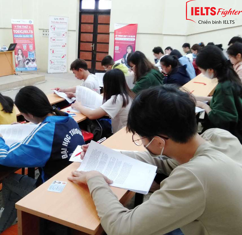 Thi thử IELTS đại học Thương Mại - IELTS Fighter 3