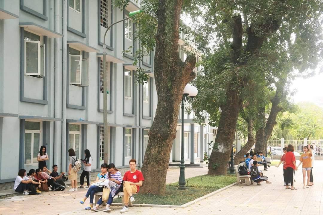 K&yacute; t&uacute;c x&aacute; đại học thương mại