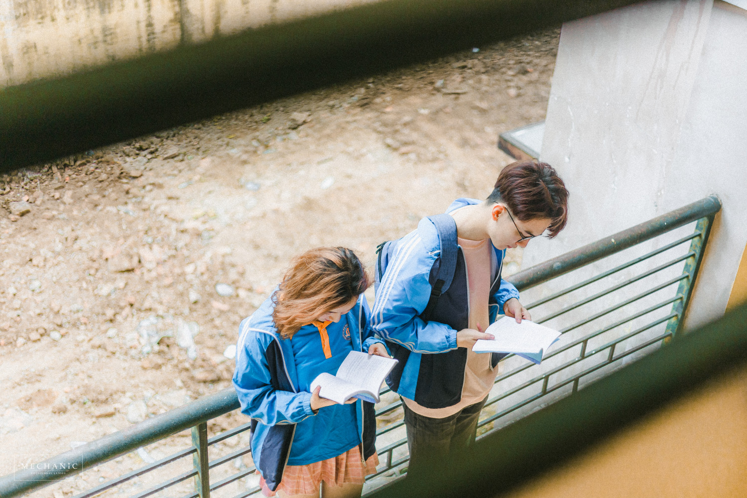 sinh vi&ecirc;n đại học thương mại