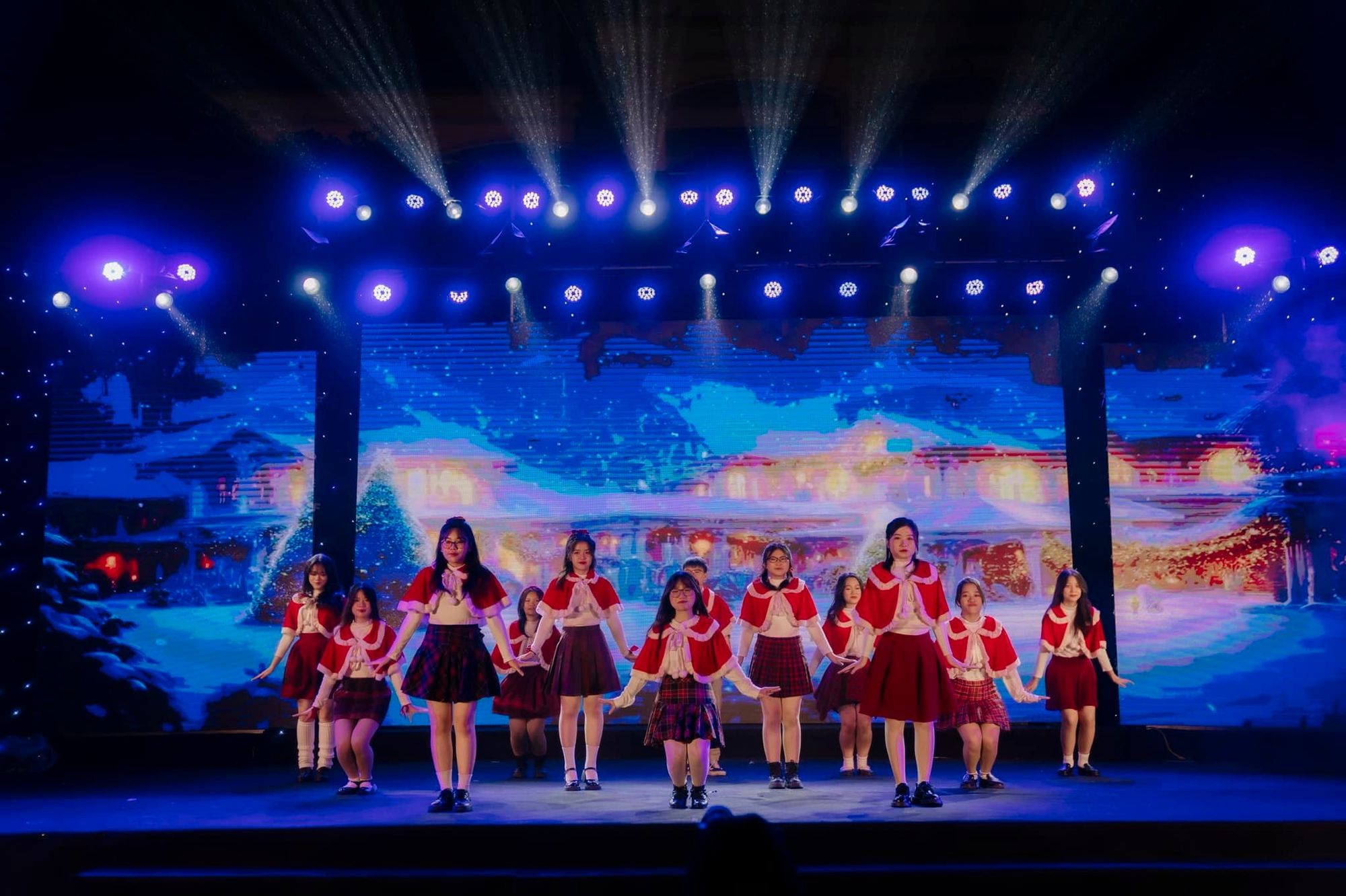 học sinh thpt chuy&ecirc;n phan bội ch&acirc;u