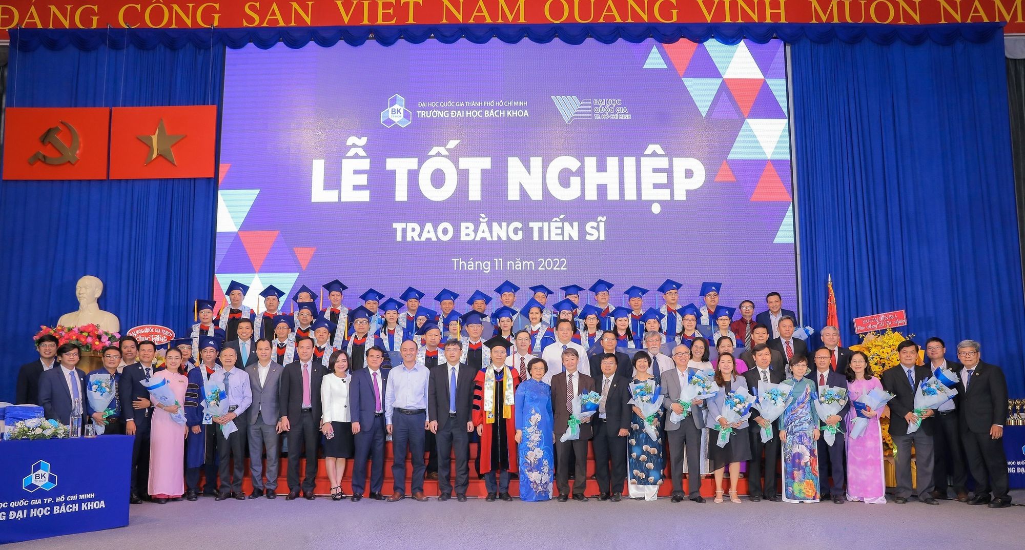 thầy c&ocirc; trường ĐHQG. TP Hồ Ch&iacute; Minh