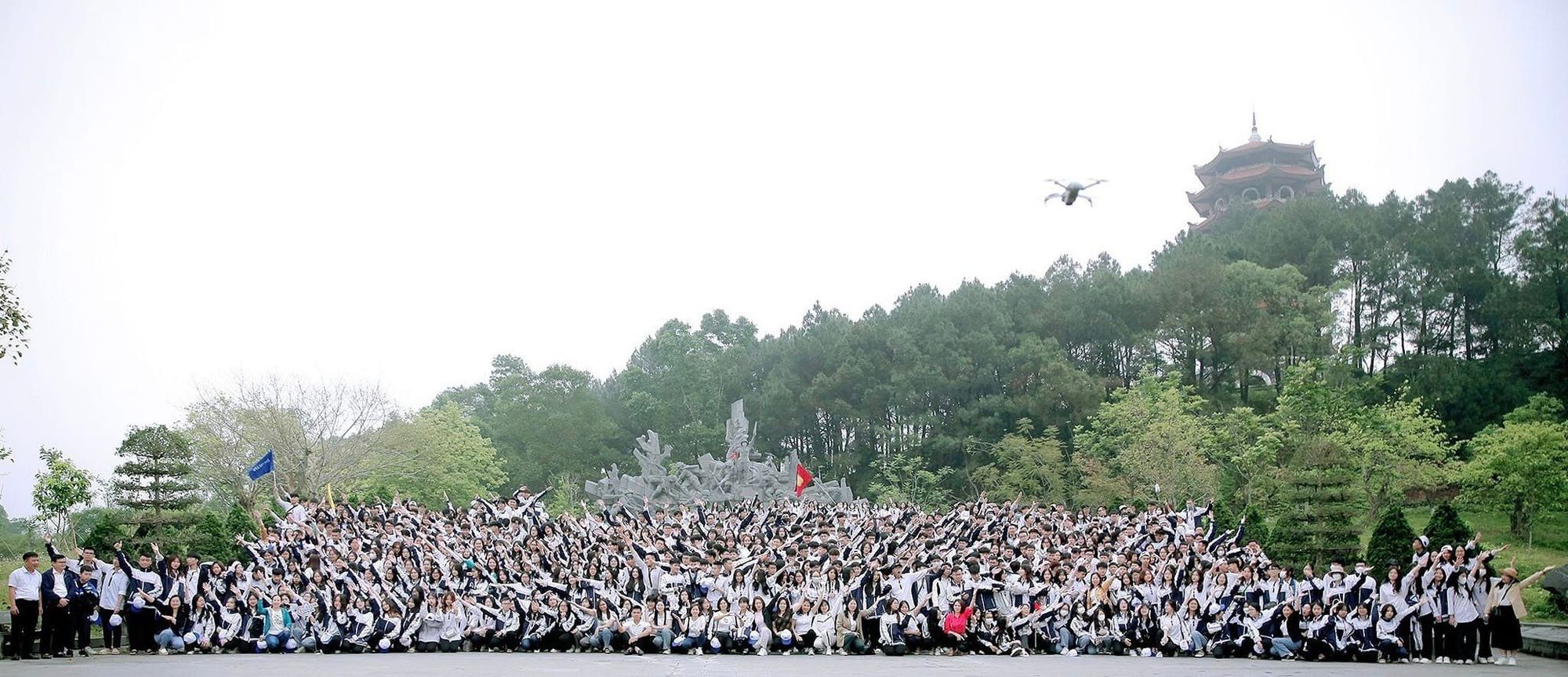 học sinh trường THPT Huỳnh Th&uacute;c Kh&aacute;ng