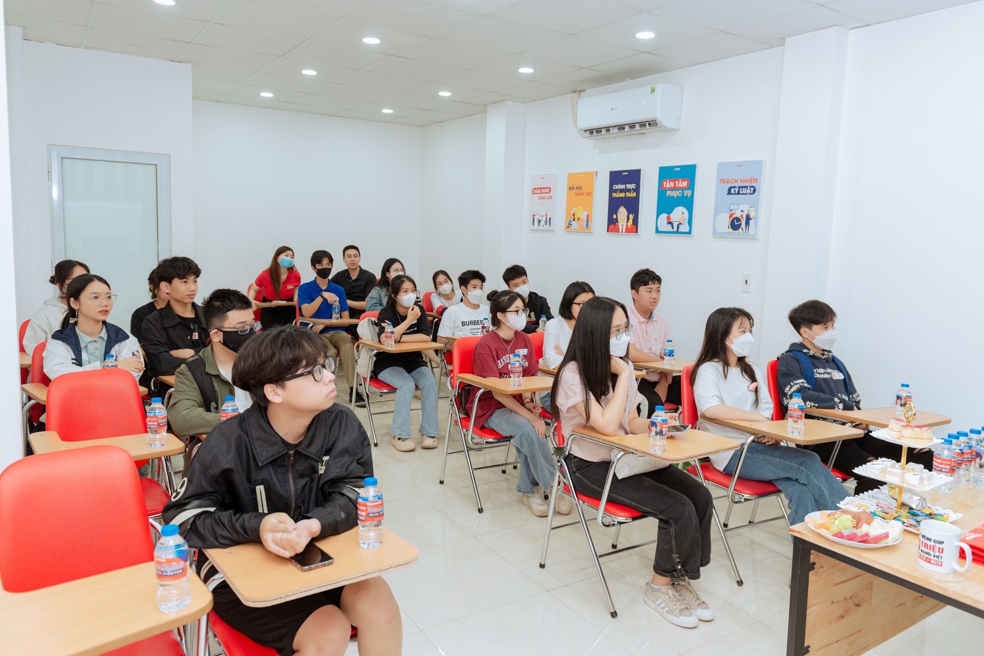 lớp học IELTS Fighter đ&ocirc;ng anh h&agrave; nội 2