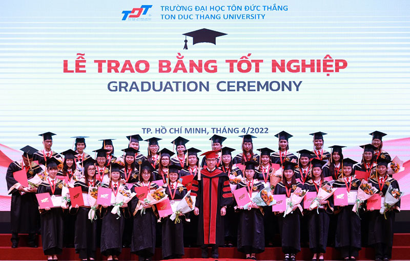 sinh vi&ecirc;n  đại học t&ocirc;n đức thắng