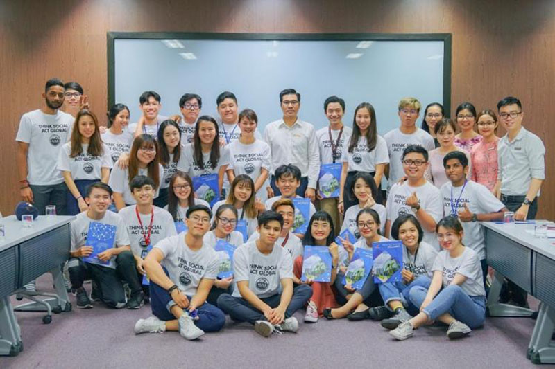 sinh vi&ecirc;n  đại học t&ocirc;n đức thắng