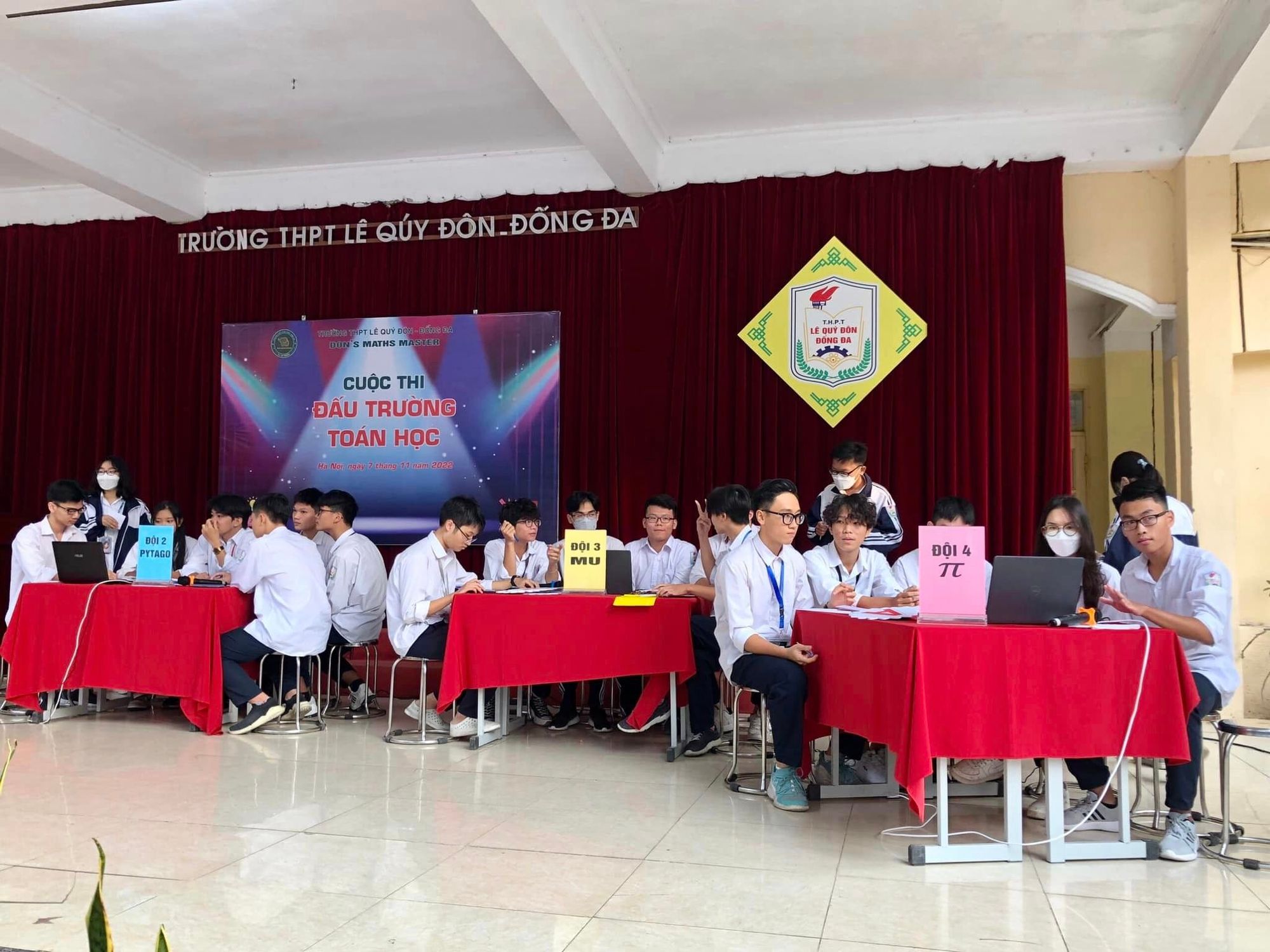 Cuộc thi trong khu&ocirc;n khổ trường