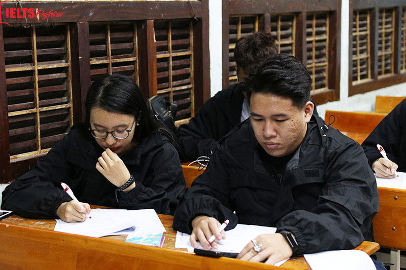 IELTS Fighter tổ chức thi thử IELTS tại Học viện Tài Chính 5