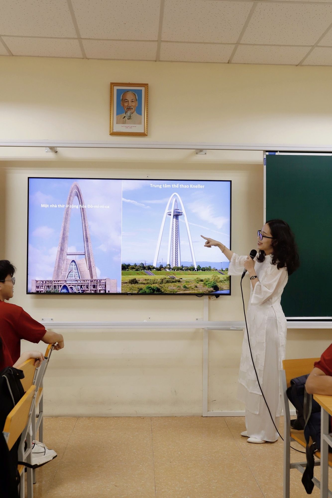 lớp học của HES