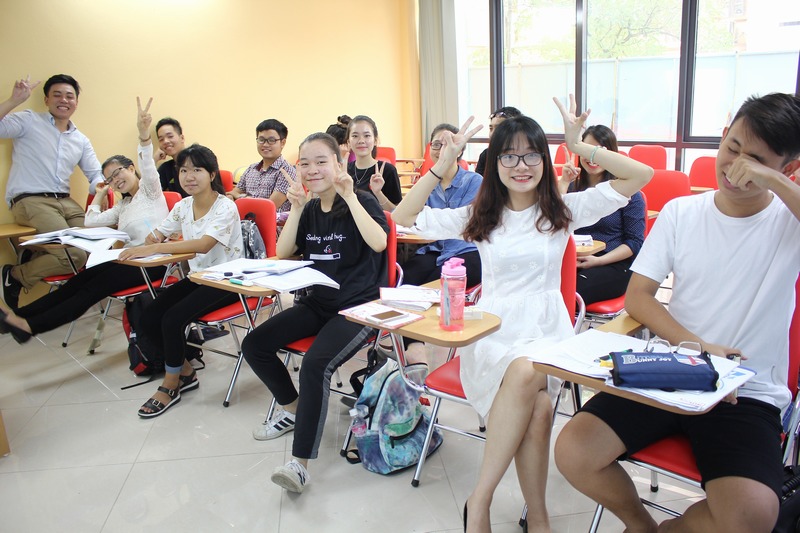 học viên lớp Foundation F70 tại IELTS Fighter