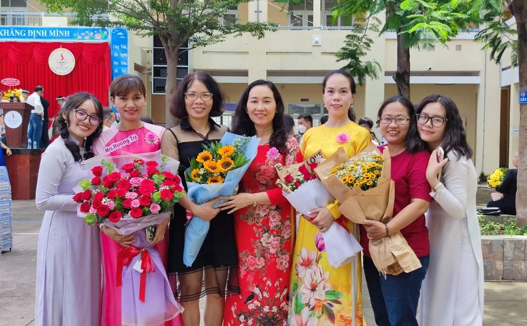 c&aacute;c c&ocirc; gi&aacute;o của trường