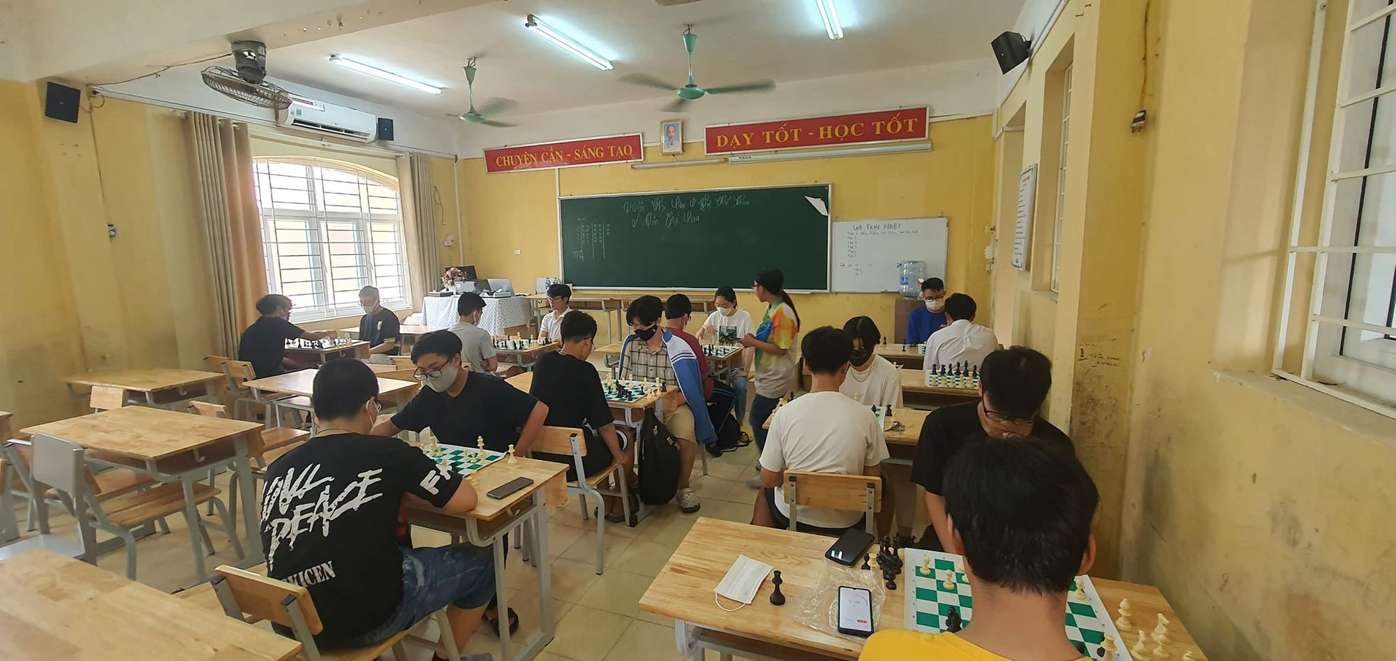 cơ sở vật chất  thpt cầu giấy