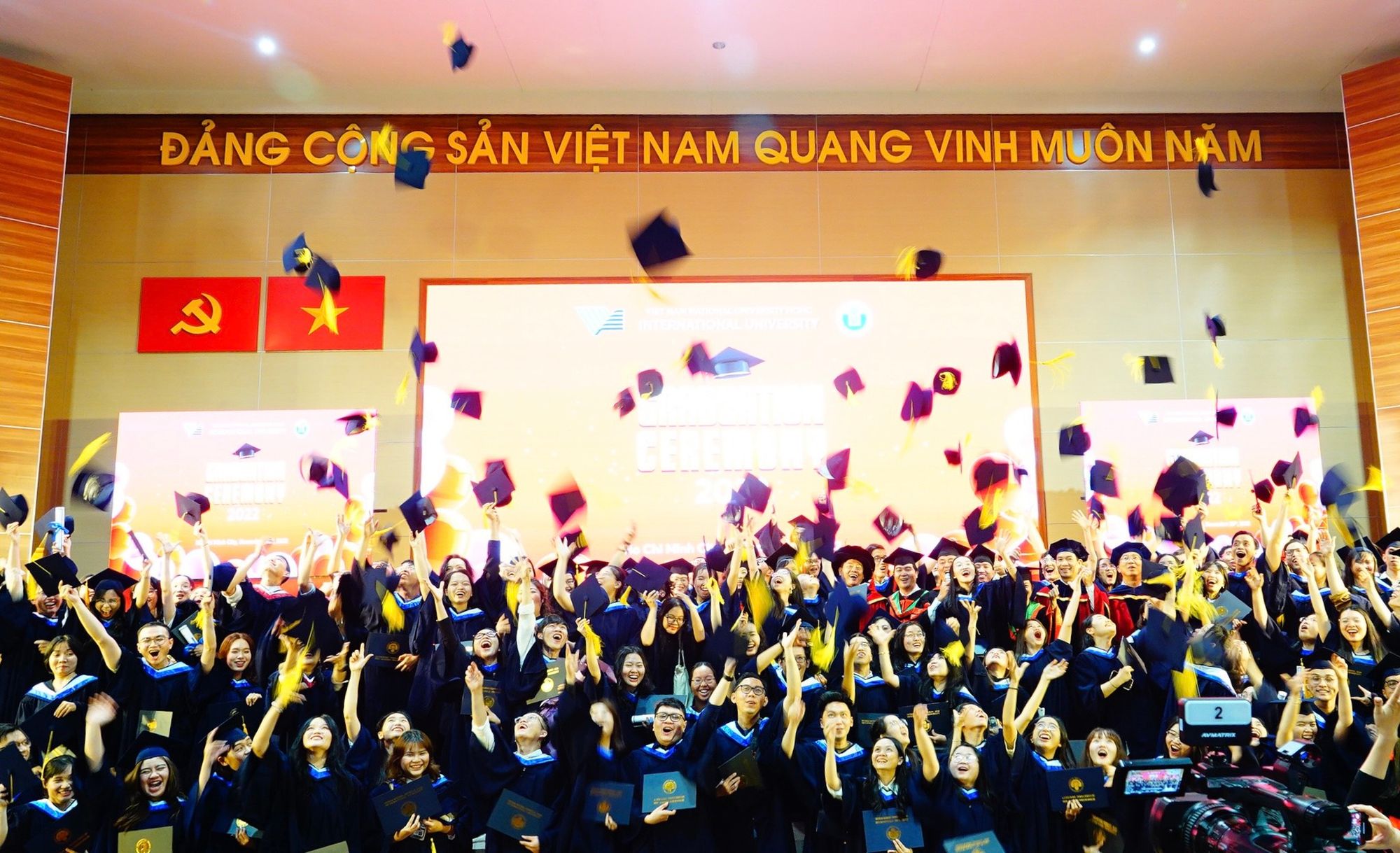 lễ tốt nghiệp của sinh vi&ecirc;n đại học quốc tế HCM