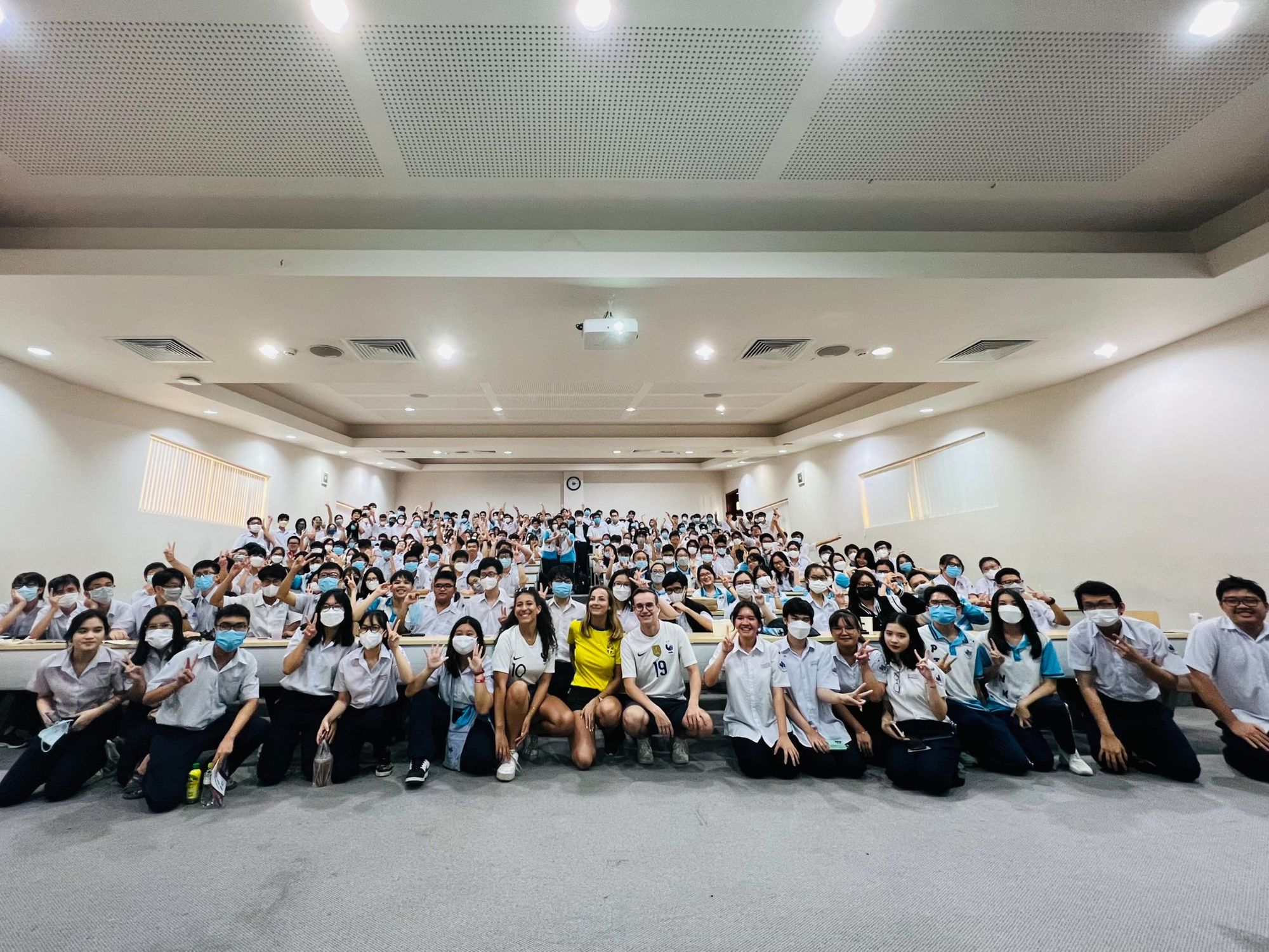 giao lưu sinh vi&ecirc;n quốc tế đại học quốc tế HCM