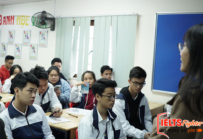 Thi thử IELTS tại trường Lương Thế Vinh