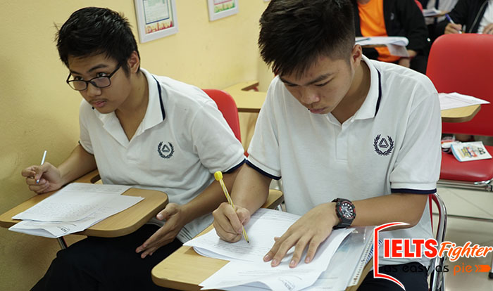 Thi thử IELTS tại trường Lương Thế Vinh