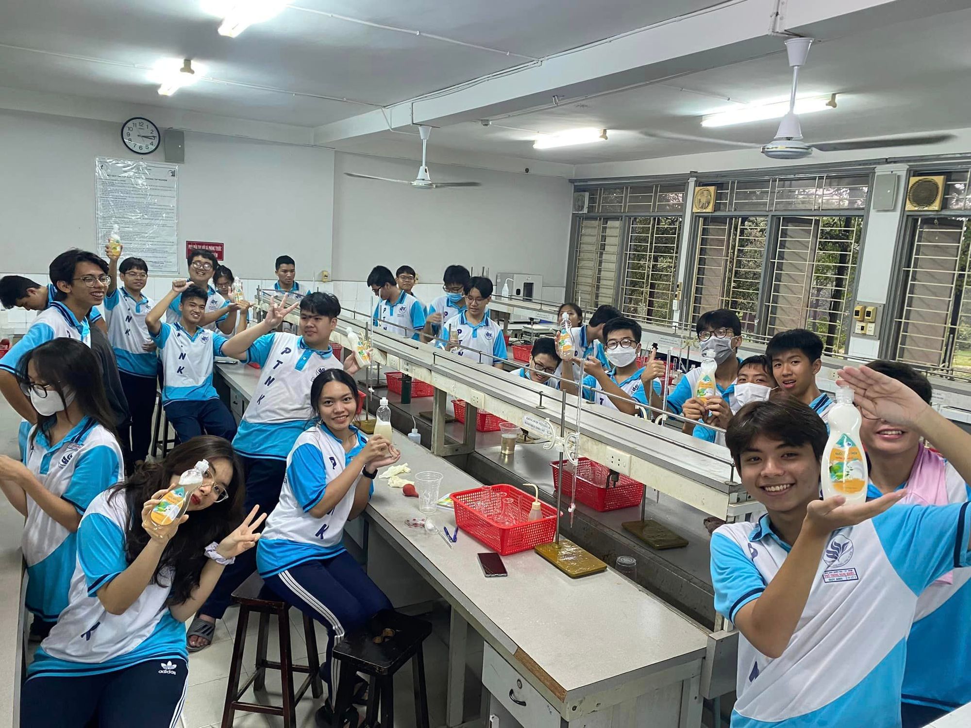 những giờ thực h&agrave;nh tại trường