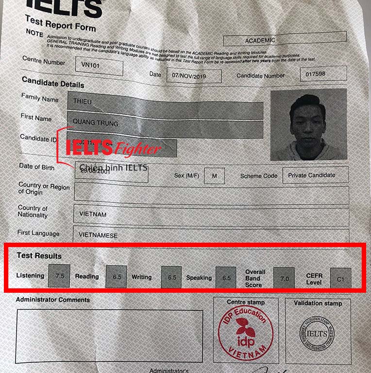 Sinh viên học IELTS 8