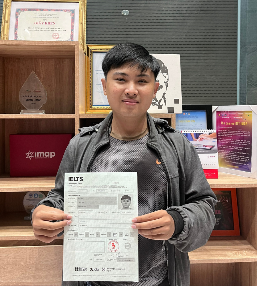 D&ugrave; sức khỏe yếu Quốc Bảo vẫn đạt 7.0 IELTS