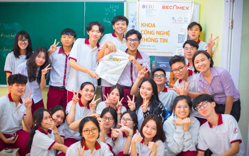 Bậc trung học phổ th&ocirc;ng tại trường