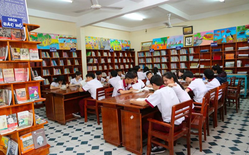 thư viện trường tư thục ng&ocirc; thời nhiệm