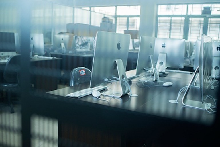 Ph&ograve;ng m&aacute;y t&iacute;nh của trường SPKT