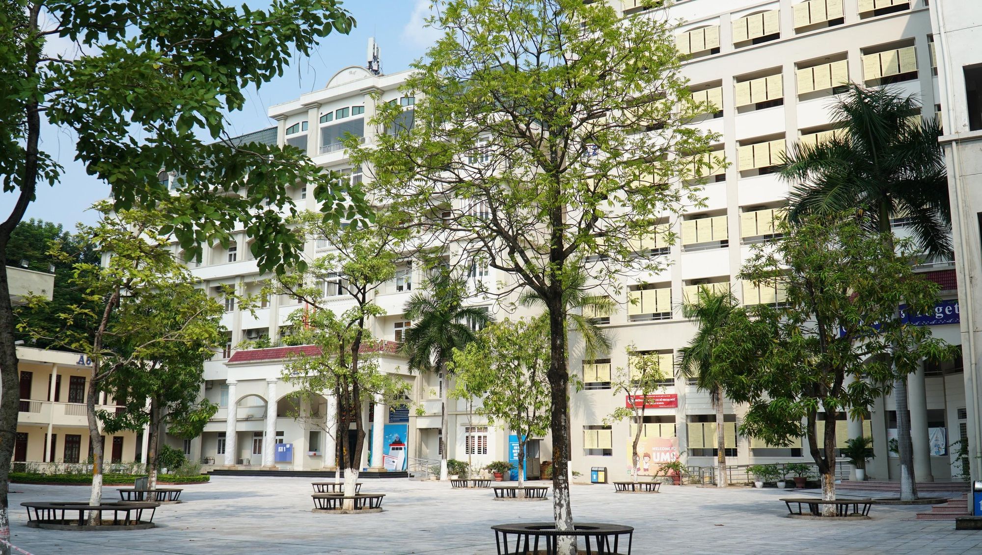 trường Đại học Ngọai Ngữ