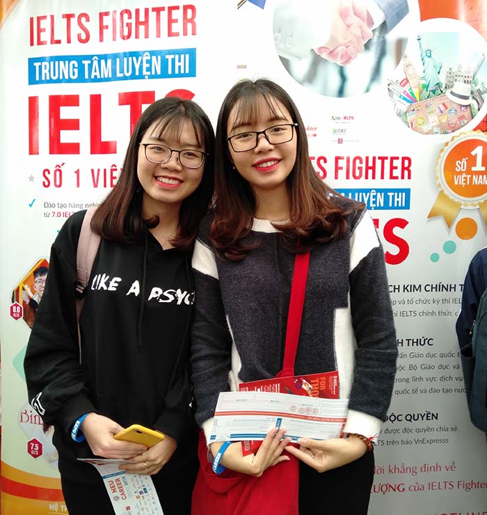 Tư vấn ngày hội việc làm tại KTQD - IELTS Fighter 2
