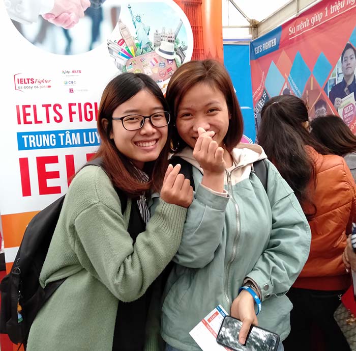 Tư vấn ngày hội việc làm tại KTQD - IELTS Fighter 5