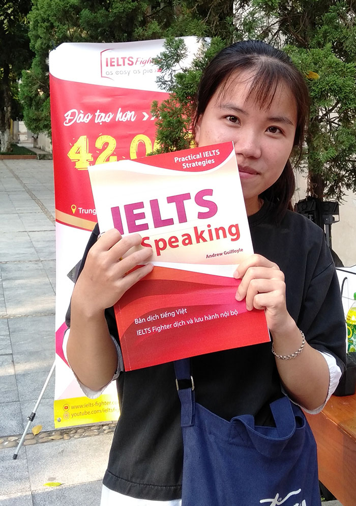 IELTS Fighter tài trợ vàng đón tân sinh viên Học viện Báo chí tuyên truyền 11
