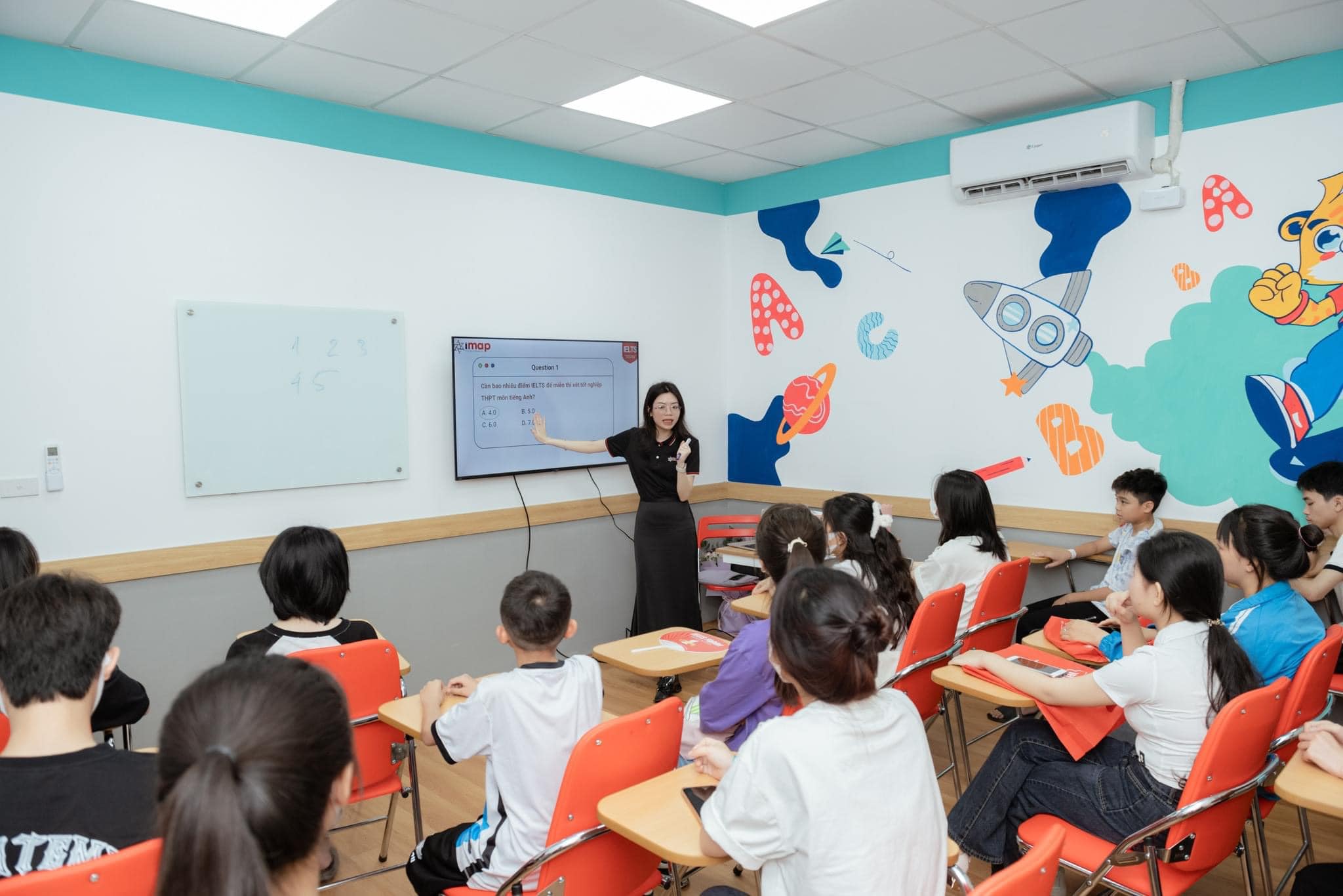 Lớp học bổ trợ cuối tuần tại 279 ch&ugrave;a Th&ocirc;ng, Sơn T&acirc;y