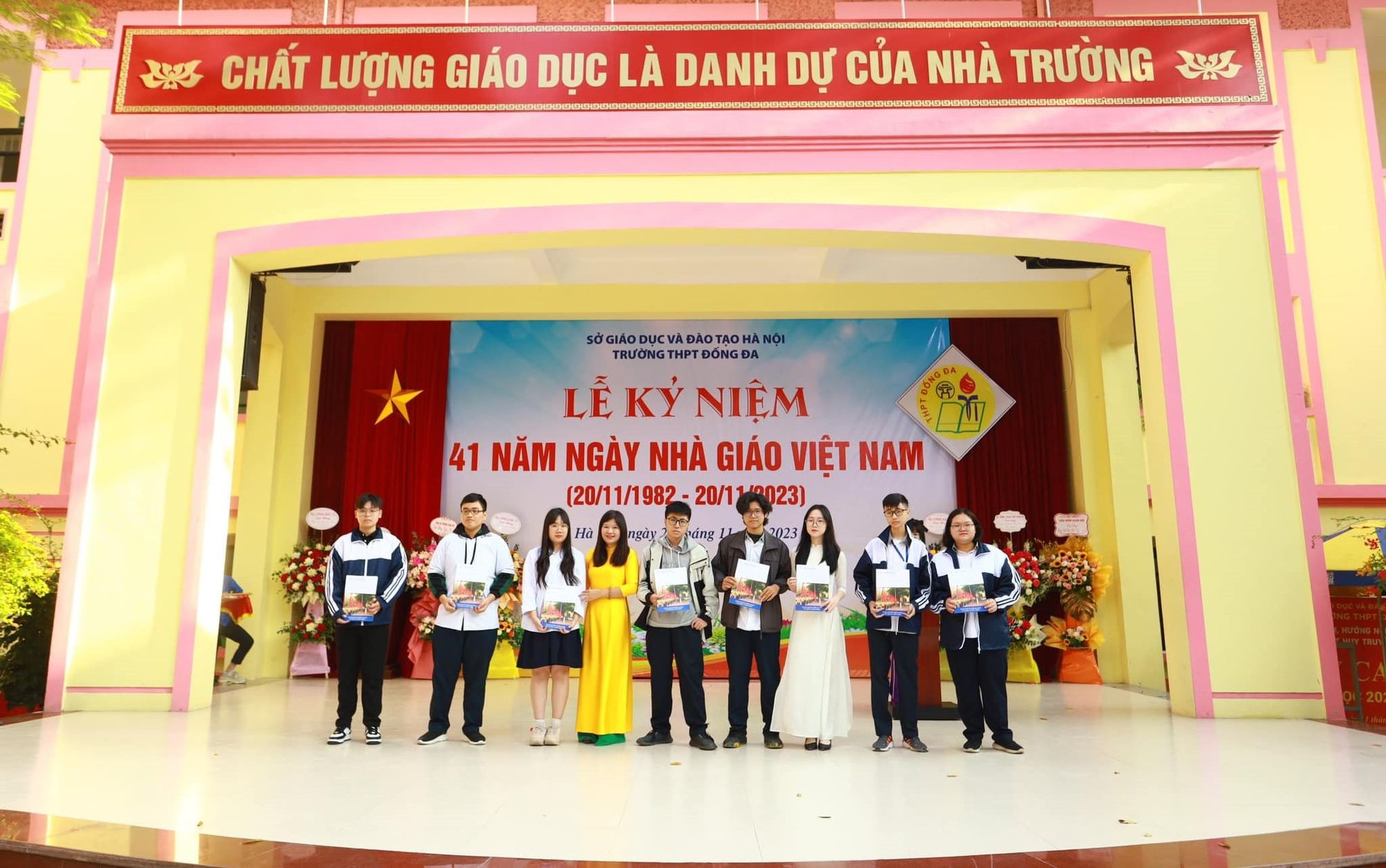 thầy tr&ograve; THPT Đống Đa