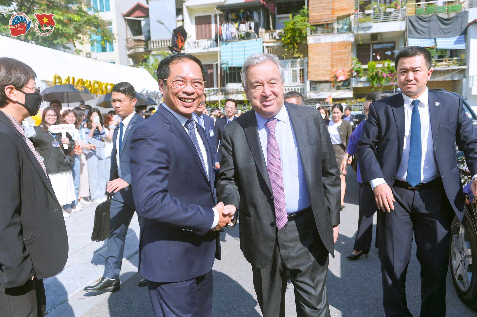 Tổng Thư k&yacute; Li&ecirc;n Hợp Quốc Ant&oacute;nio Guterres v&agrave; Bộ trưởng Bộ Ngoại giao B&ugrave;i Thanh Sơn