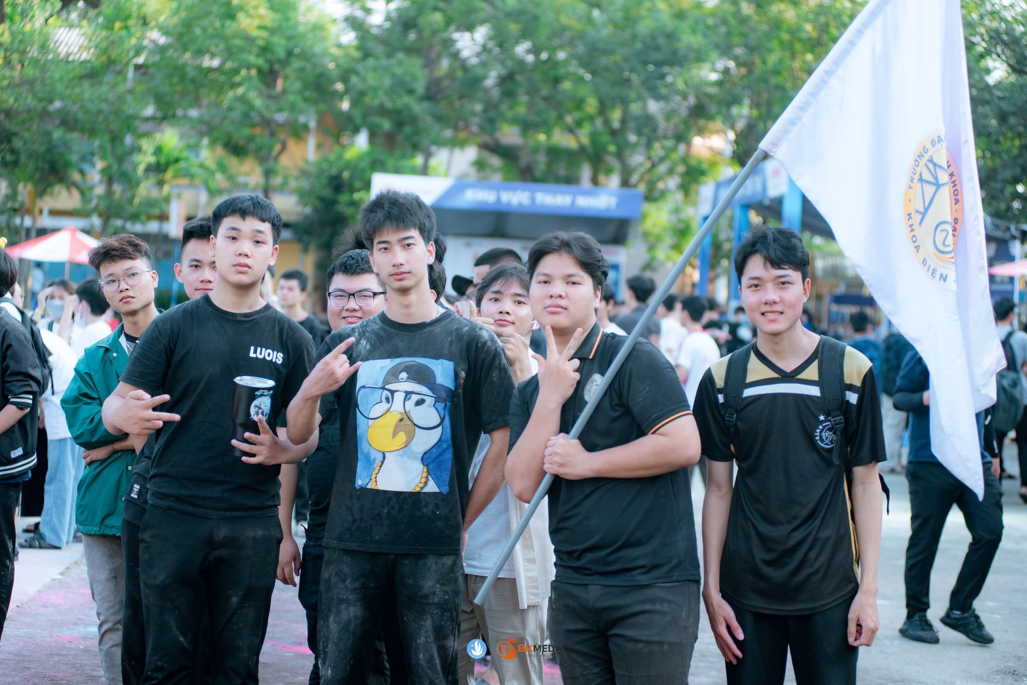 C&aacute;c bạn sinh vi&ecirc;n t&iacute;ch cực tham gia hoạt động trong chương tr&igrave;nh