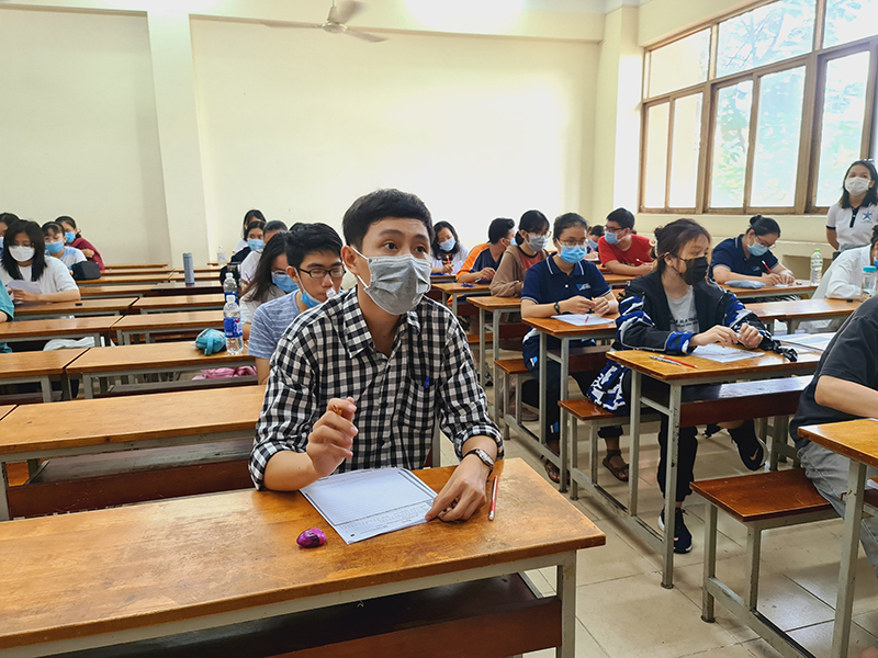 Hơn 150 sinh viên Đại học Khoa học xã hội và nhân văn tham gia kì thi thử IELTS