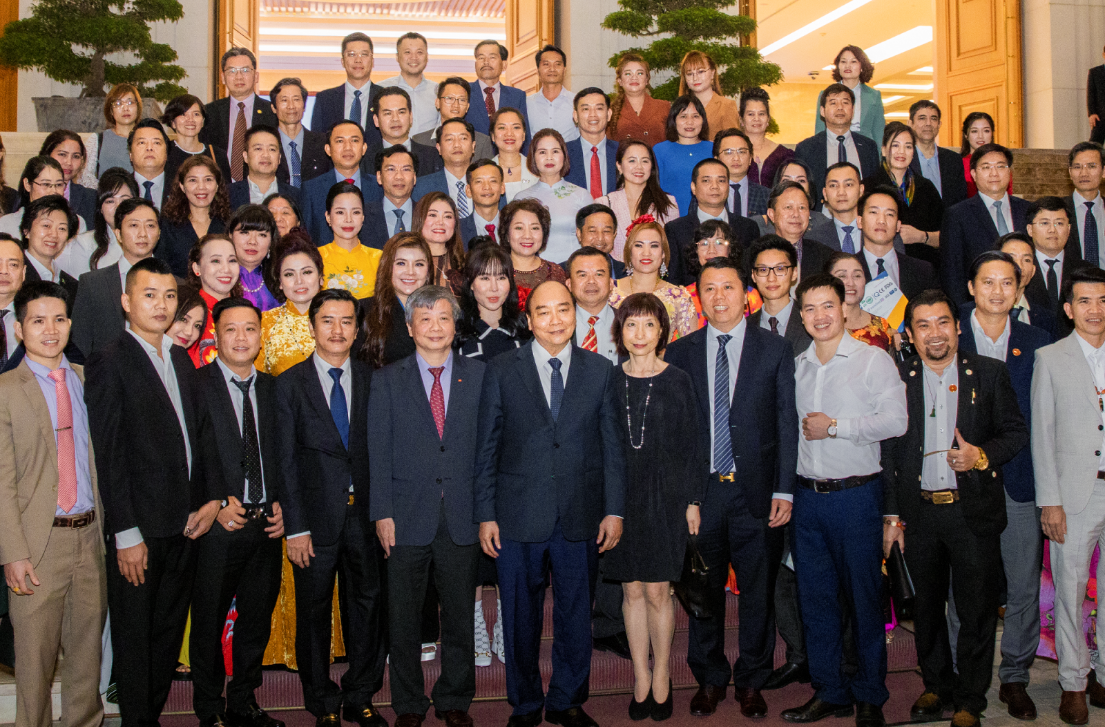 B&agrave; Nguyễn Thị Hoa &ndash; Chủ tịch c&ocirc;ng ty IMAP v&agrave; c&aacute;c doanh nghiệp ti&ecirc;u biểu diện kiến Thủ tướng Ch&iacute;nh phủ Nguyễn Xu&acirc;n Ph&uacute;c