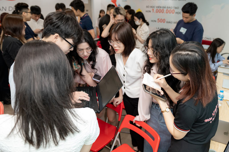 IELTS Fighter hợp t&aacute;c NXB Mỹ National Geographic Learning - 10