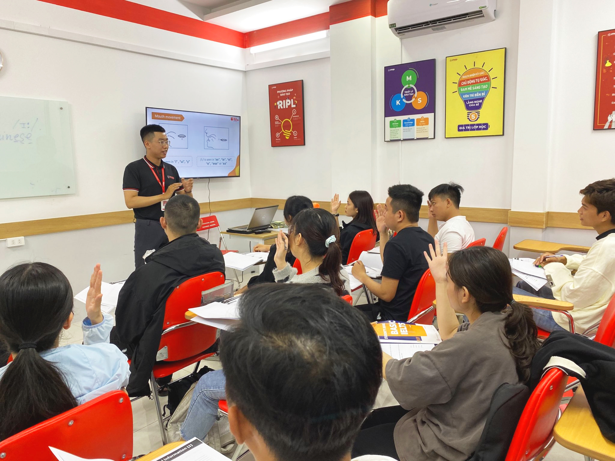 CLB Speaking h&agrave;ng tuần tại IELTS Fighter 07 Nguyễn Huệ, Huế