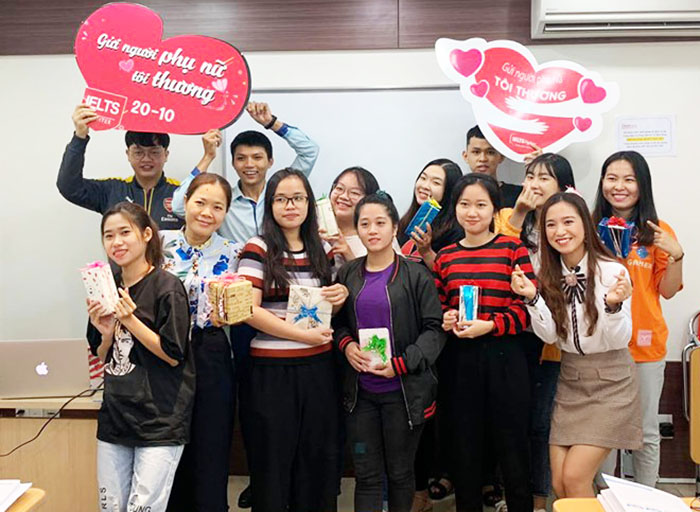 IELTS Fighter - Lan tỏa yêu thương chúc mừng ngày Phụ nữ Việt Nam 20/10 -2