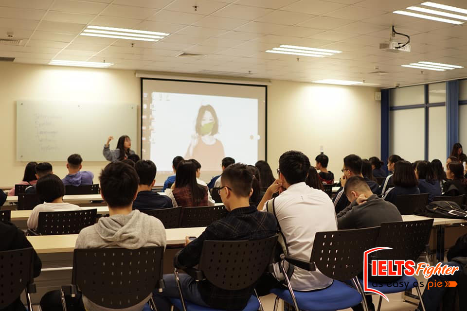 Thi thử IELTS tại trường ĐHKTQD