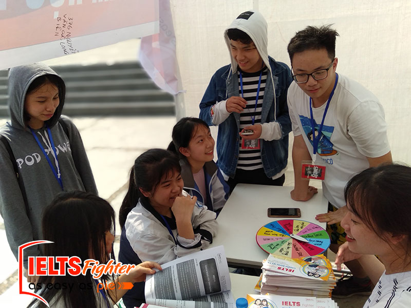 IELTS Fighter đồng hành tài trợ hội chợ khoa học Scienceverse - THPT Nguyễn Gia Thiều 8