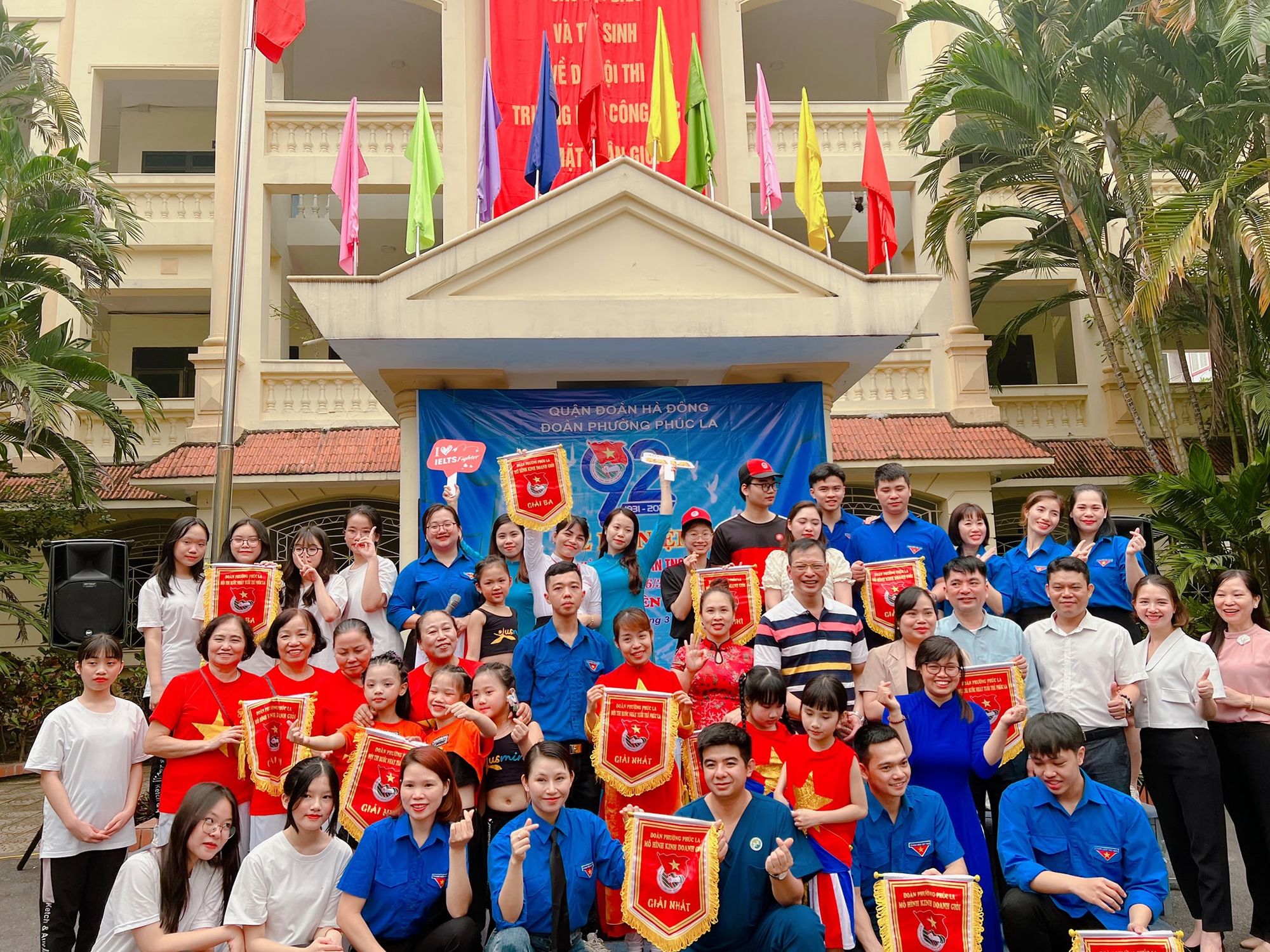 Người d&acirc;n tại địa phương t&iacute;ch cực hưởng ứng phong tr&agrave;o