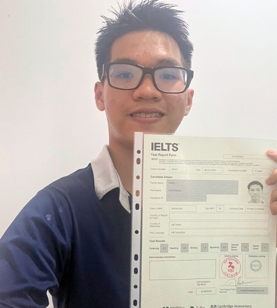 Ho&agrave;i Hưng v&agrave; th&agrave;nh t&iacute;ch 7.5 IELTS của m&igrave;nh