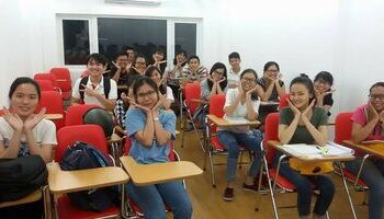 pre-129-giao-vien-nhiet-tinh-lop-hoc-sinh-dong-3199